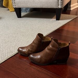 Lucky Brand Brown Leather Ankle Booties with Side Zippers